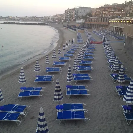 San Giovanni فندق جيارديني ناكسوس